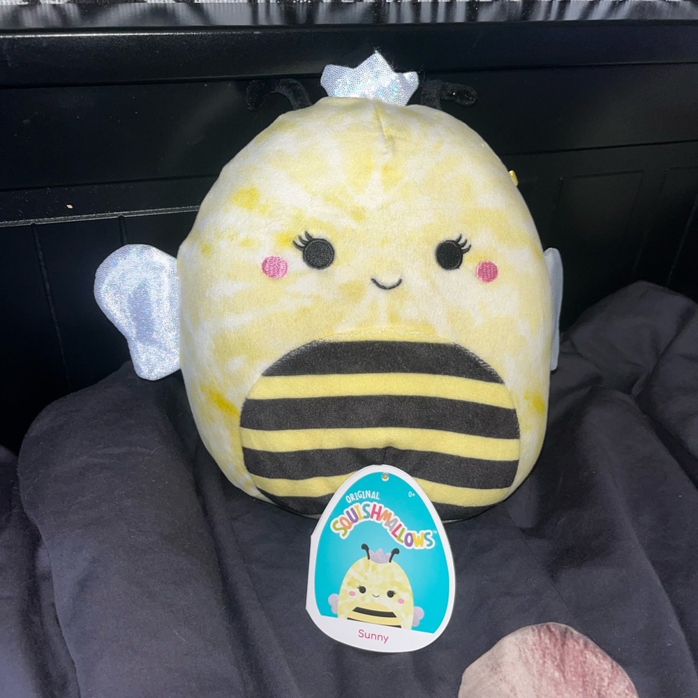 BNWT Bee Sunny Squishmallow